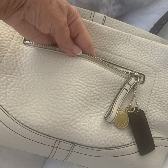 Genuine Leather Pebble Coach Handbag - Picture 6 of 11